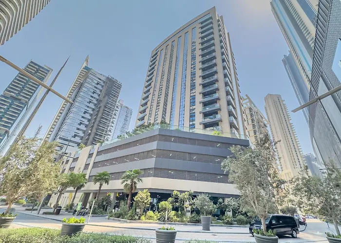 Escape 24 - Luxury Apartment Dunya Tower Downtown Dubai Near Dubai Mall