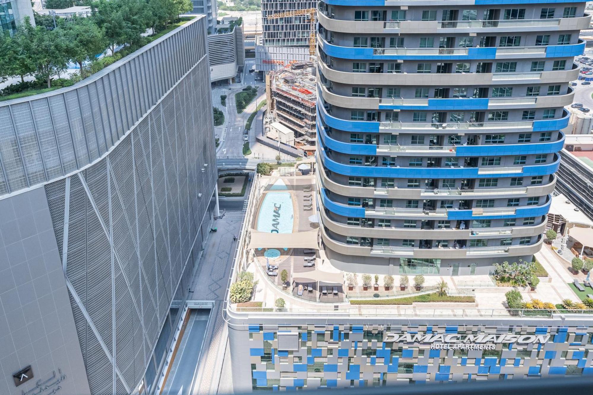 Escape 24 - Luxury Dunya Tower Downtown Near Mall Dubai