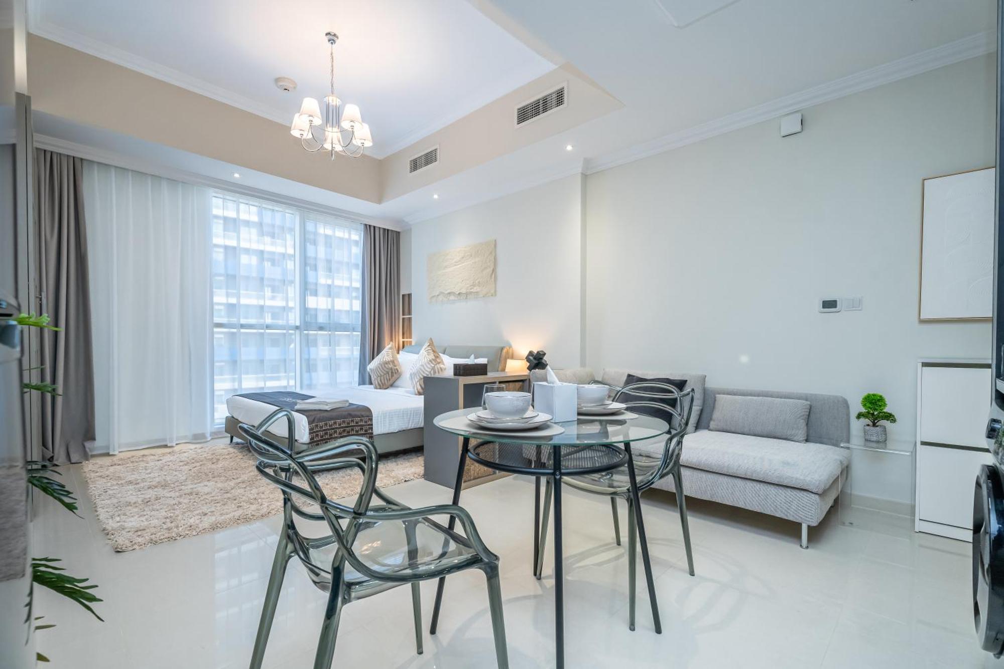 Apartment Escape 24 - Luxury Dunya Tower Downtown Near Mall *