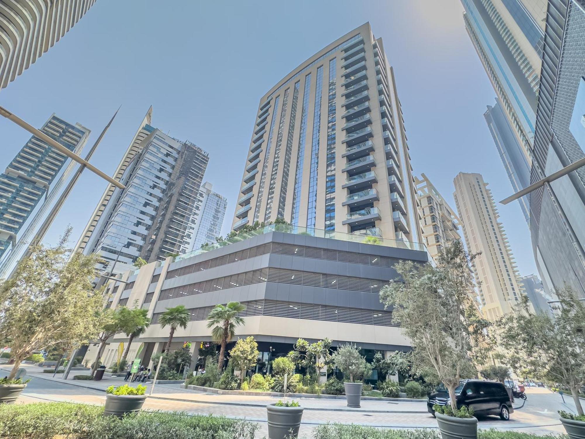 Apartment Escape 24 - Luxury Dunya Tower Downtown Near Mall Dubai