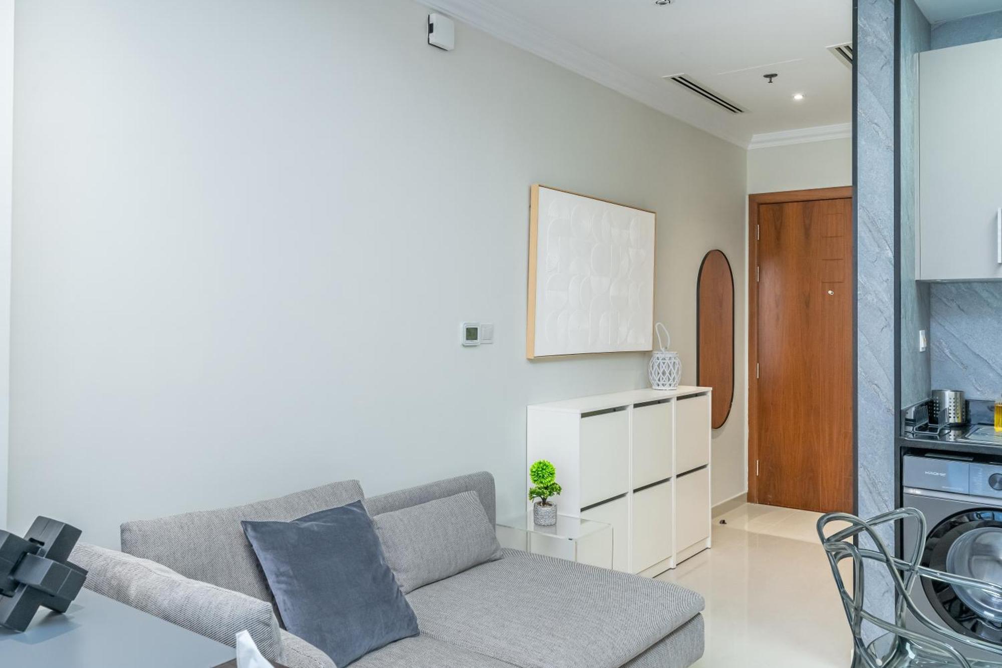 Escape 24 - Luxury Dunya Tower Downtown Near Mall Dubai