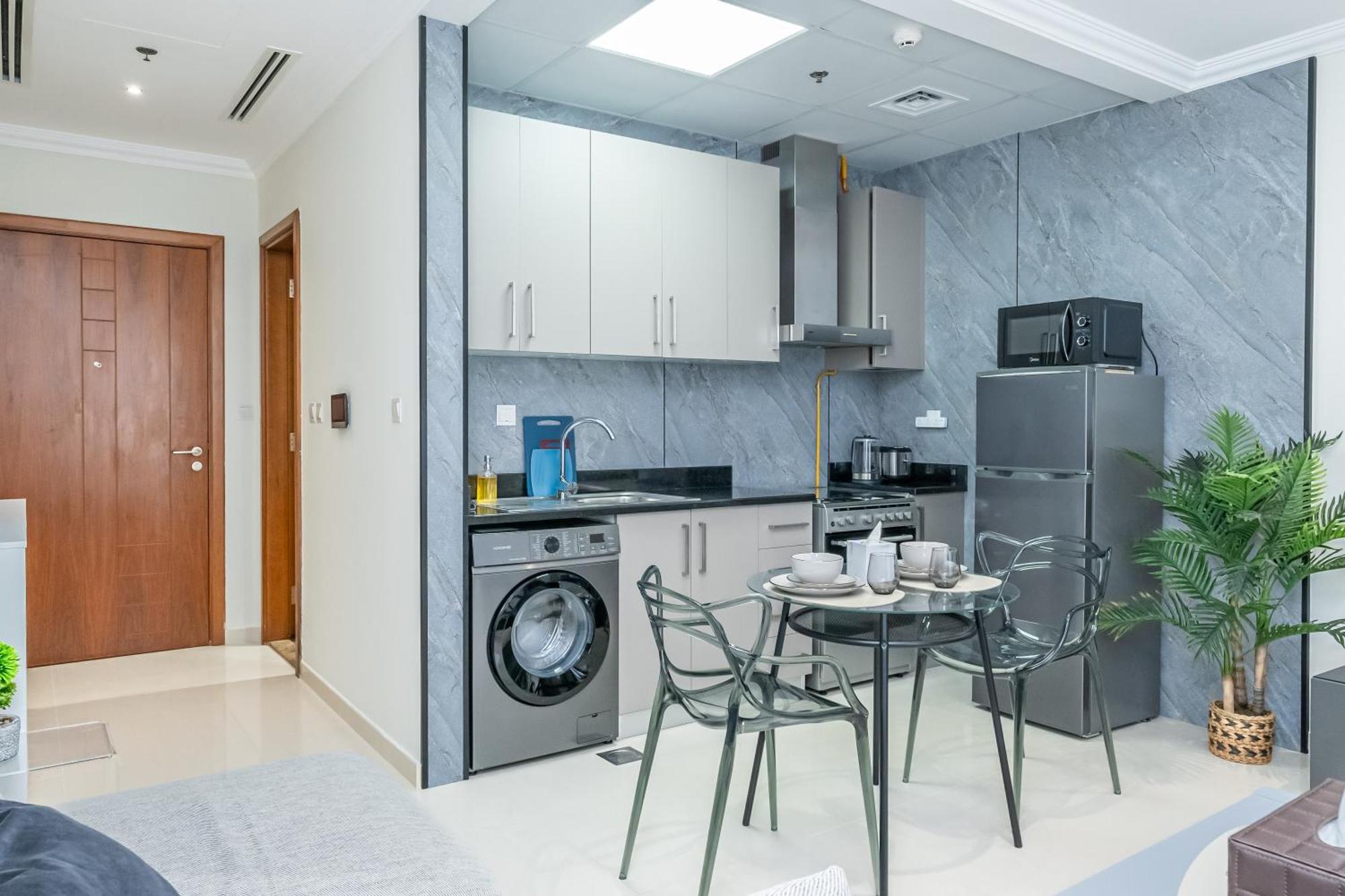 Escape 24 - Luxury Dunya Tower Downtown Near Mall Dubai