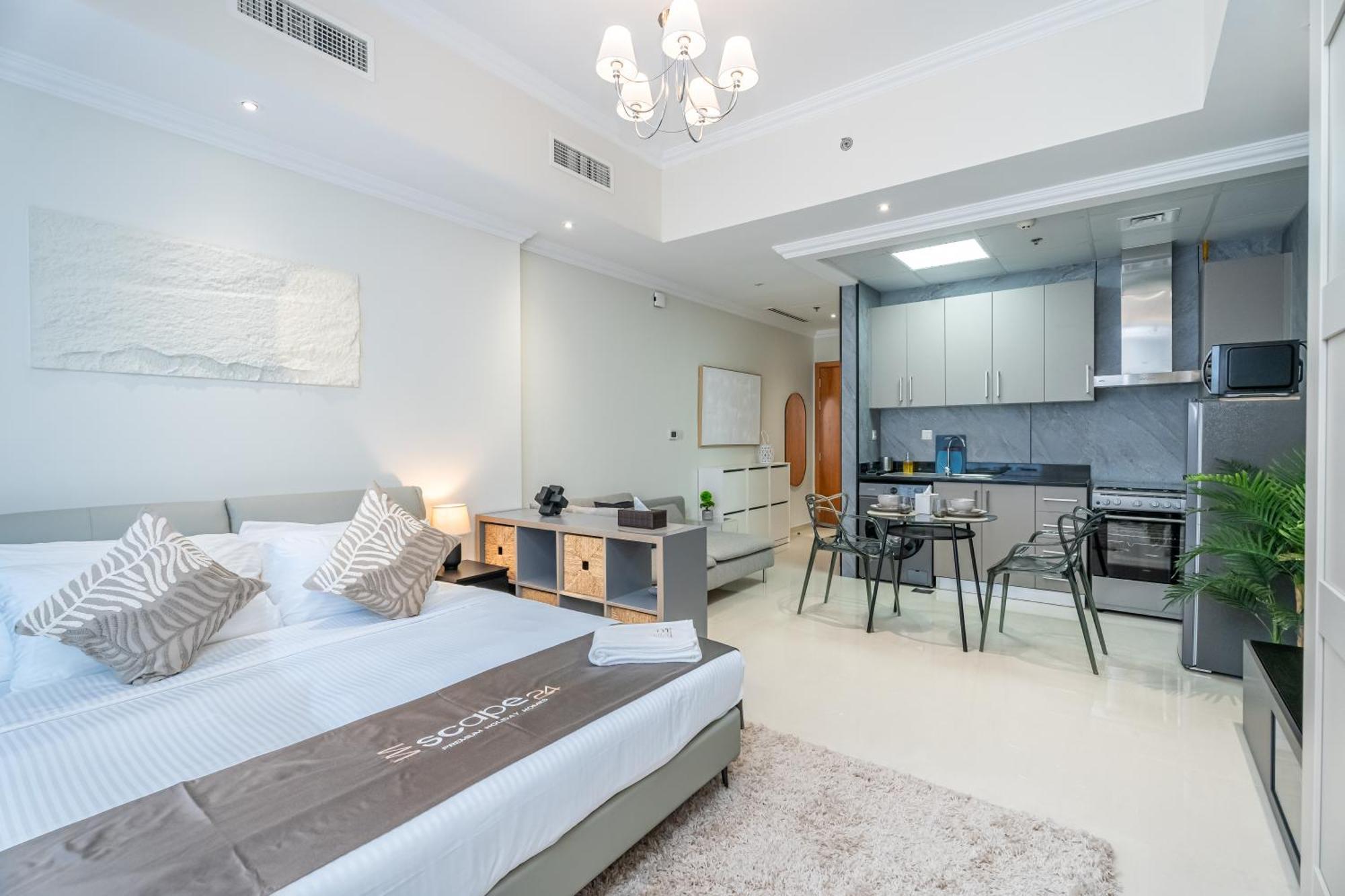 Escape 24 - Luxury Dunya Tower Downtown Near Mall * Dubai