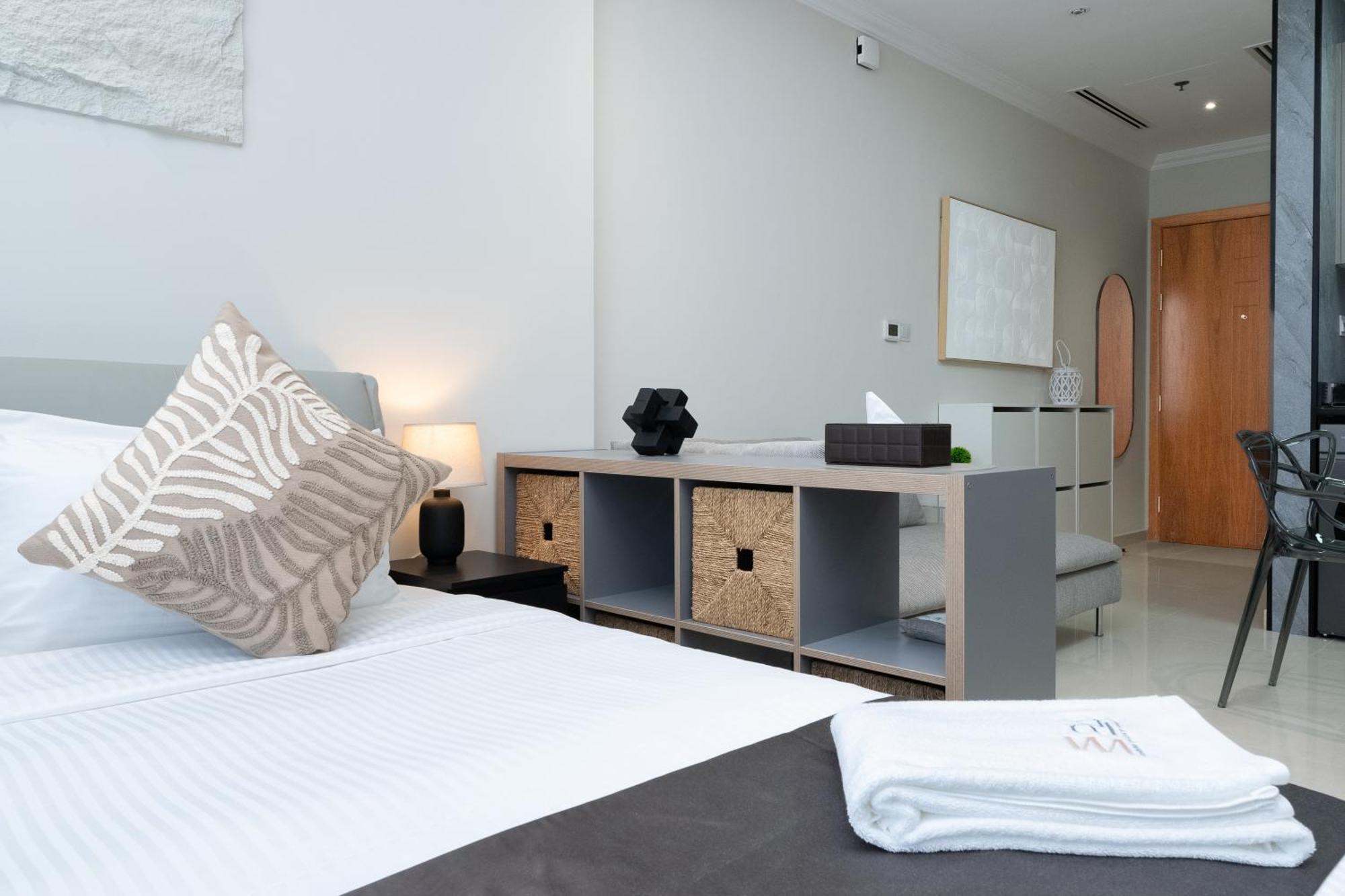 Escape 24 - Luxury Dunya Tower Downtown Near Mall Apartment Dubai