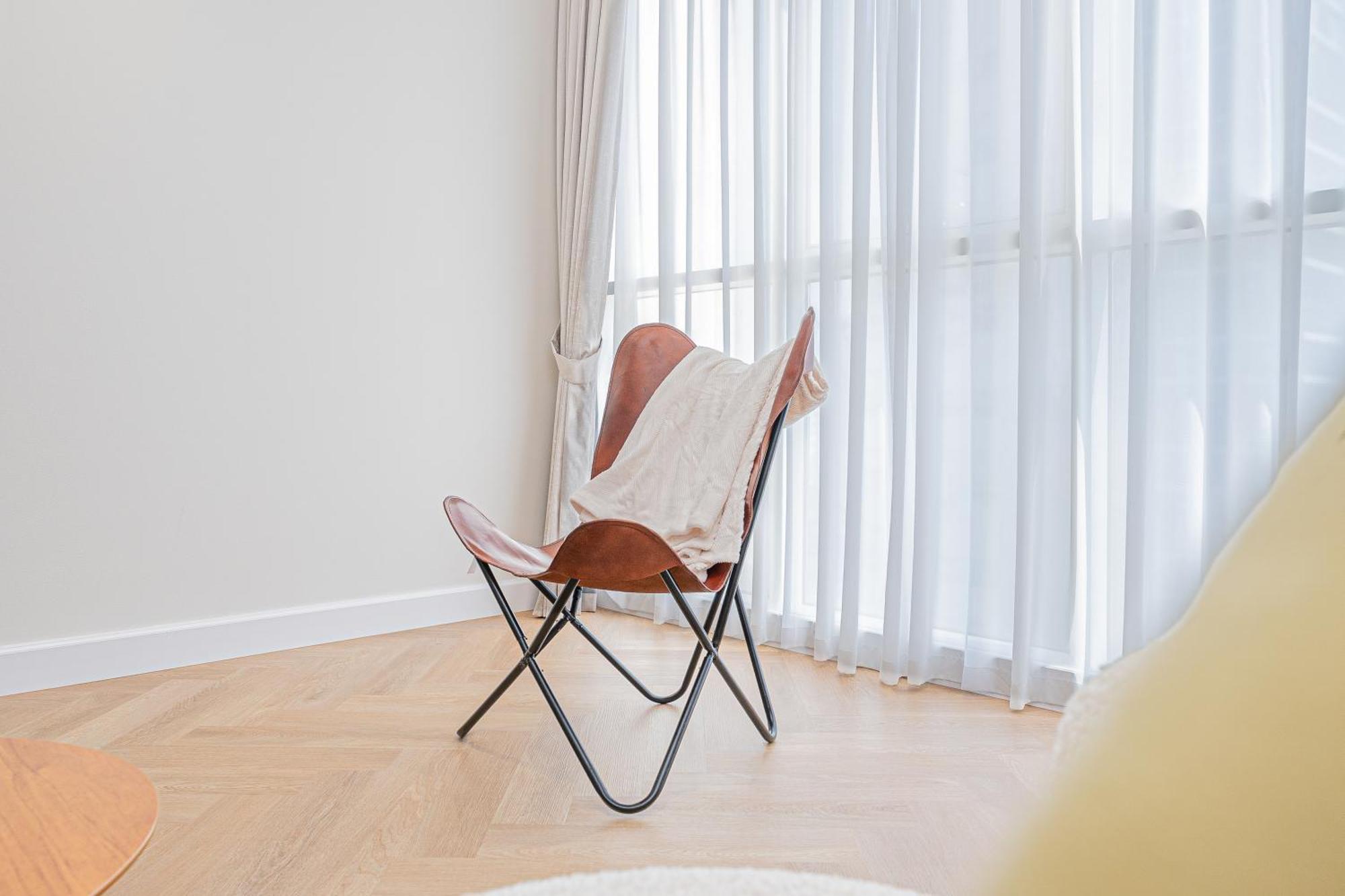 Escape 24 - Luxury Dunya Tower Downtown Near Mall Dubai