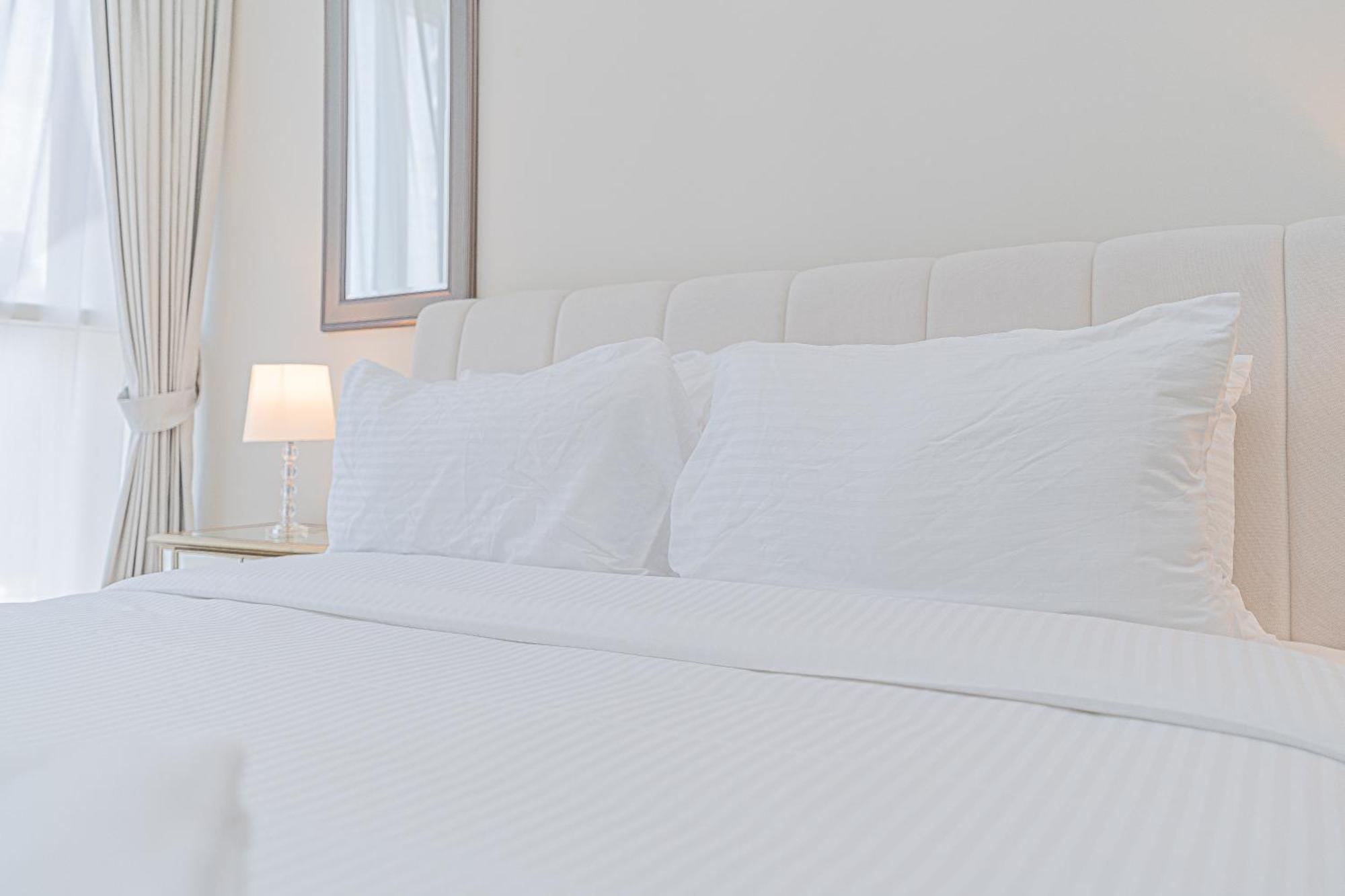 Escape 24 - Luxury Dunya Tower Downtown Near Mall Apartment Dubai