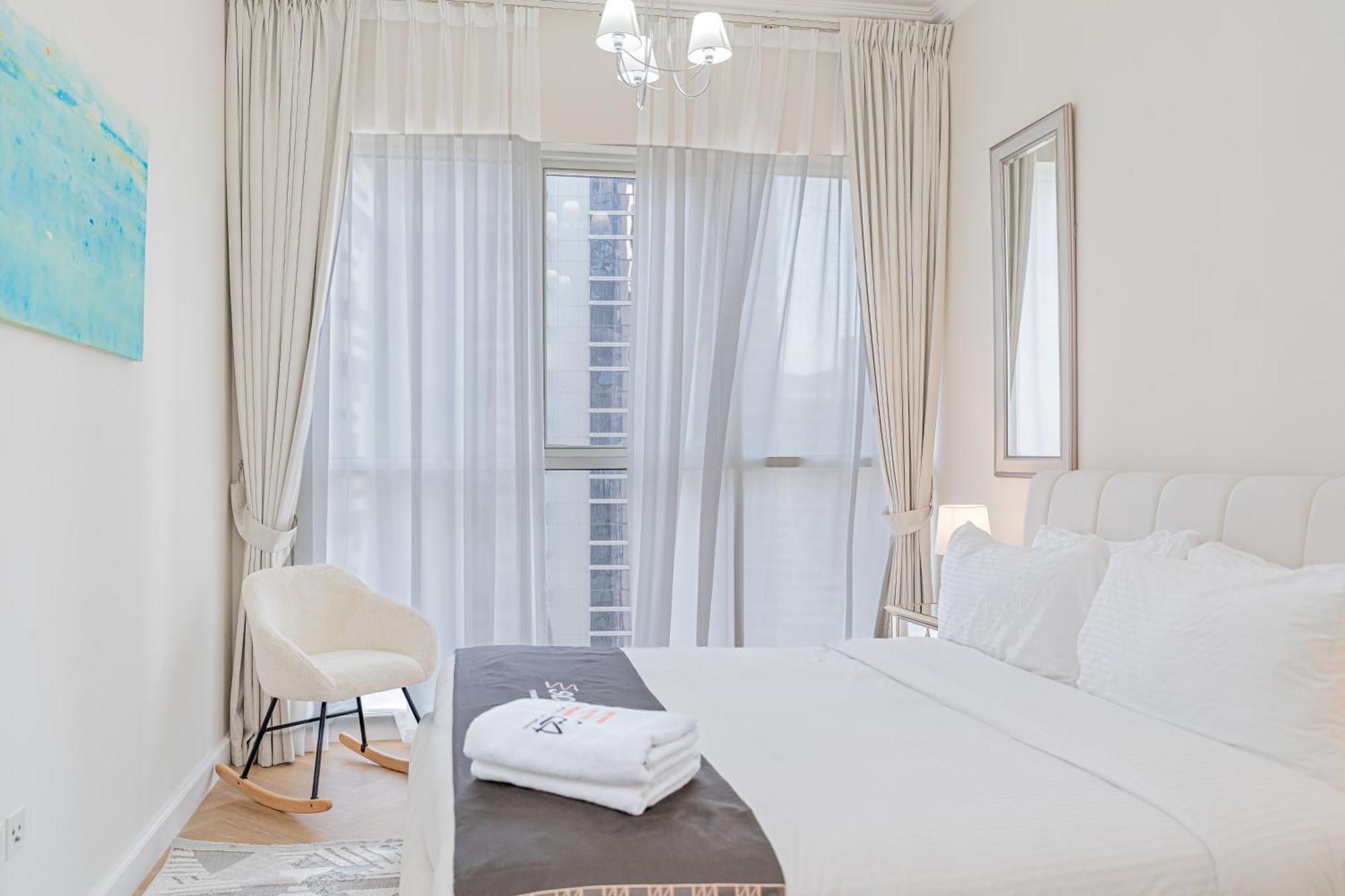 Apartment Escape 24 - Luxury Dunya Tower Downtown Near Mall Dubai