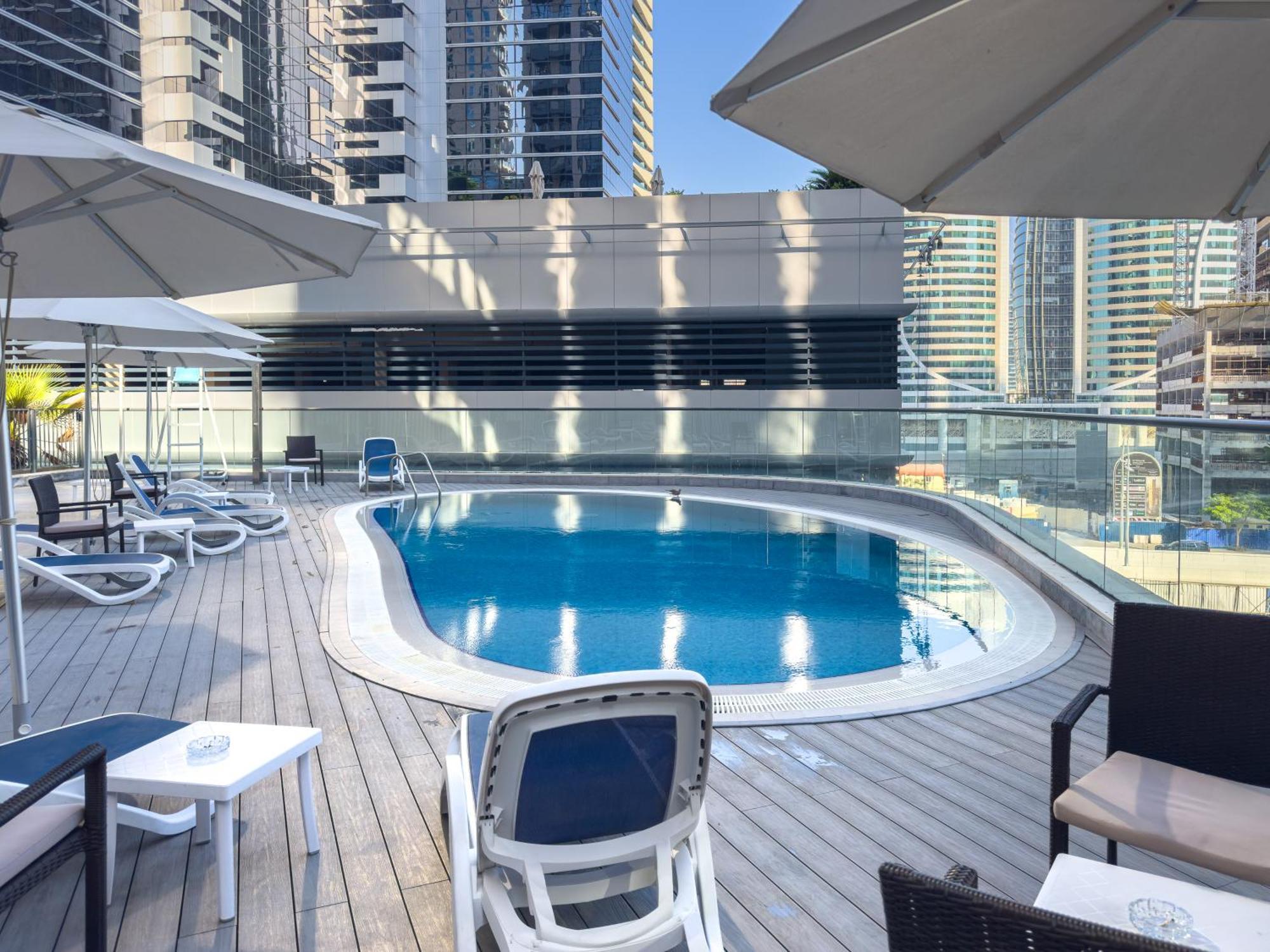 Escape 24 - Luxury Dunya Tower Downtown Near Mall Dubai