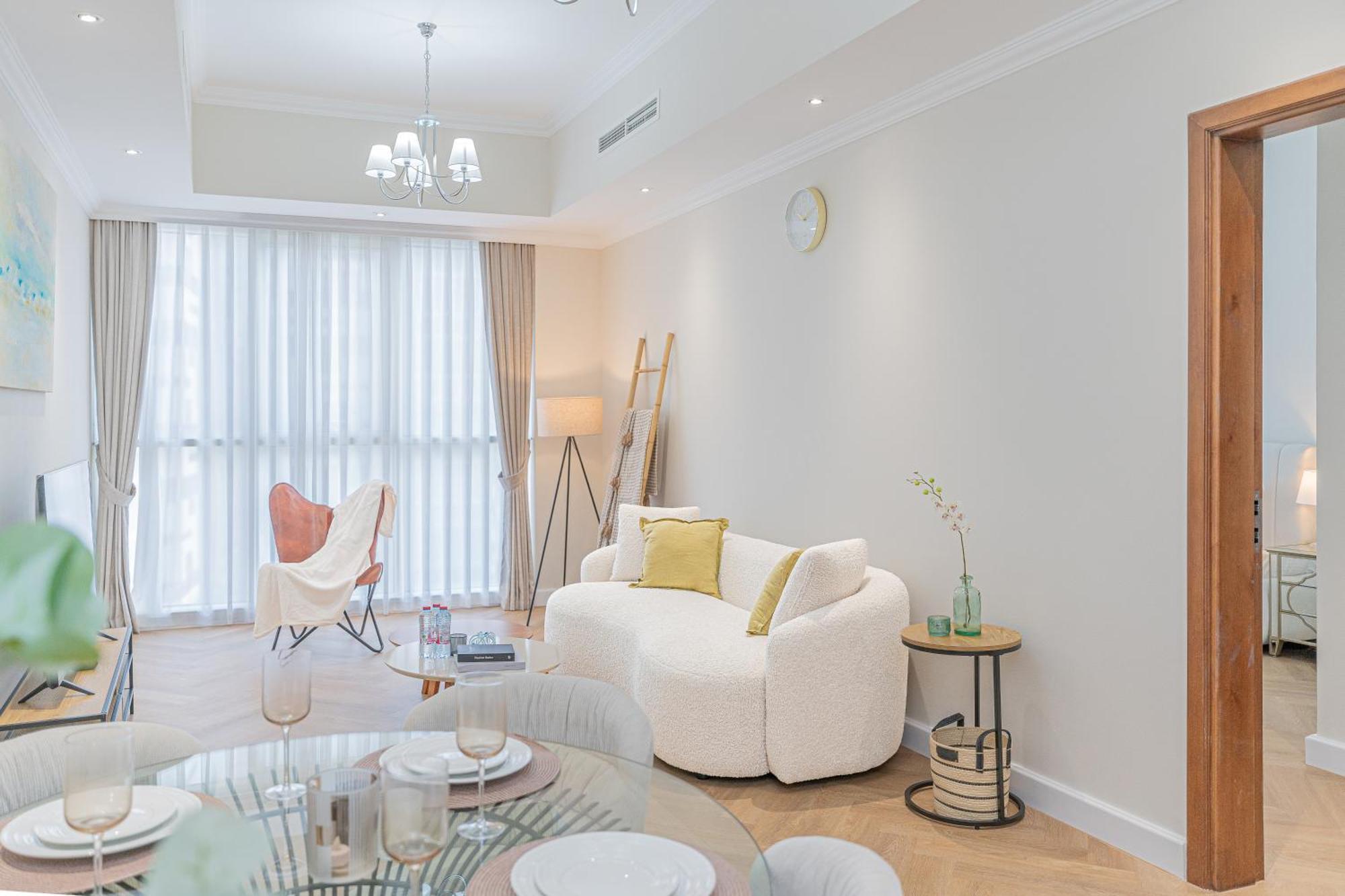 Escape 24 - Luxury Dunya Tower Downtown Near Mall Dubai