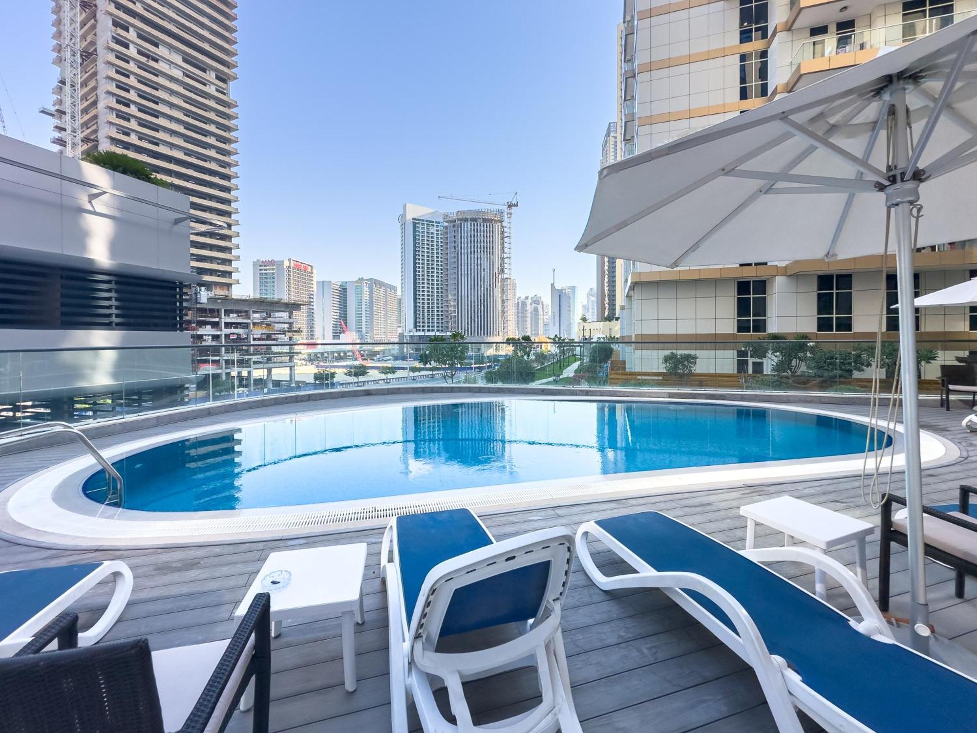 Apartment Escape 24 - Luxury Dunya Tower Downtown Near Mall